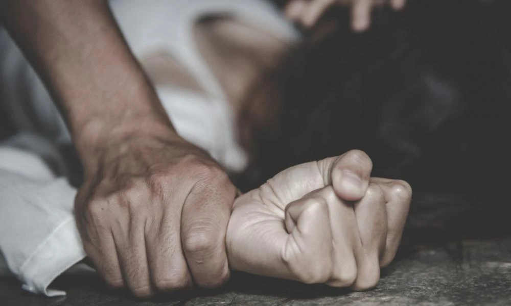 Περιστατικό ενδοοικογενειακής βίας στην Εύβοια- Ο πρώην σύντροφος 41χρονης τη χτυπούσε και την κλείδωνε στο σπίτι
